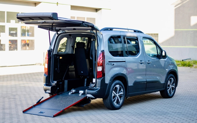 Peugeot Rifter cena 215500 przebieg: 10, rok produkcji 2024 z Busko-Zdrój małe 436